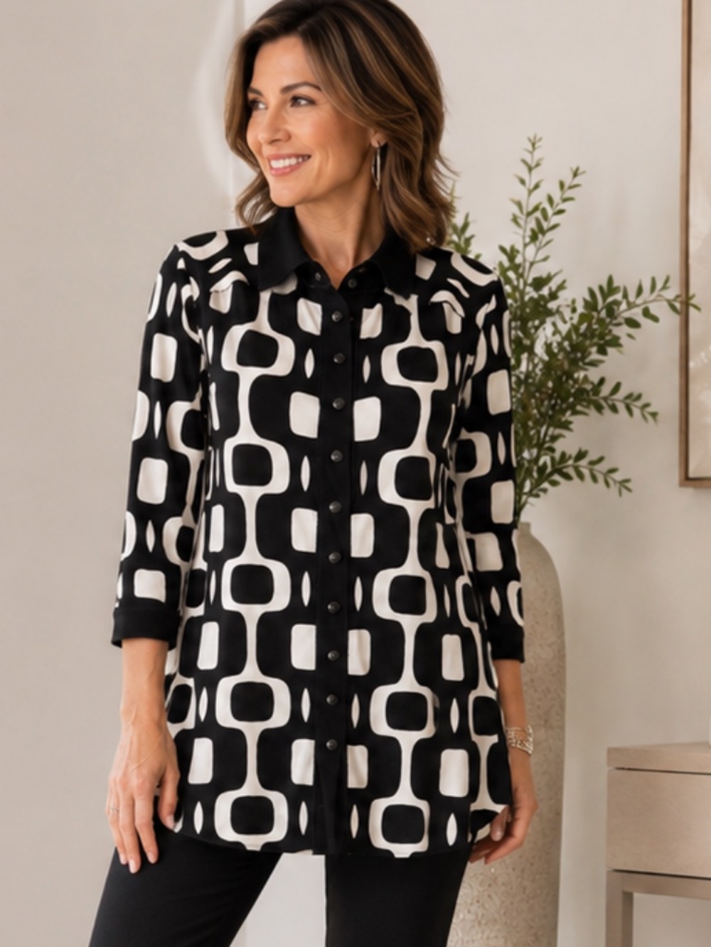 Patchington Black Ivory Geometric Stretch Snap Front Tunic Top L